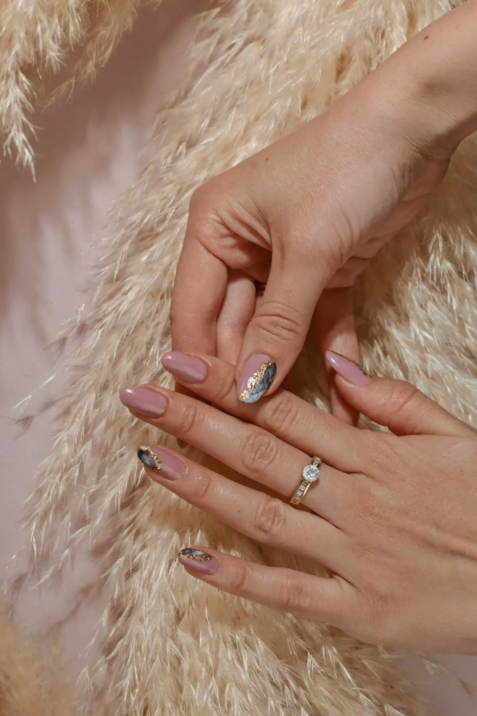 Milky mauve nails — soft dusty rose manicure